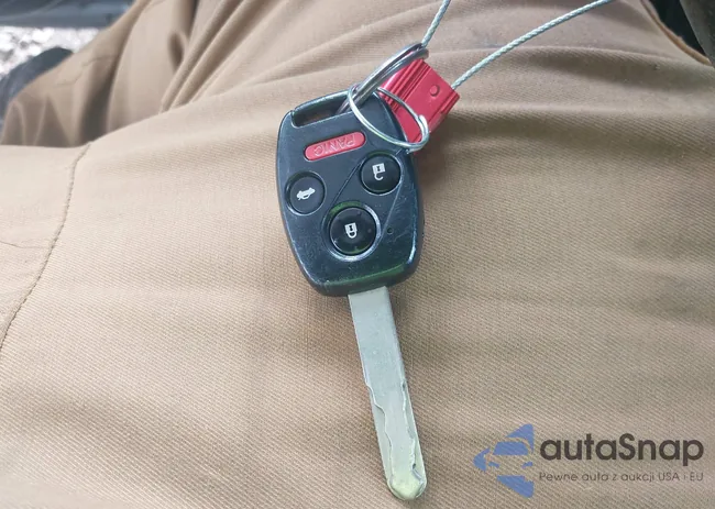 1HGCP2F61CA186020: 42357382