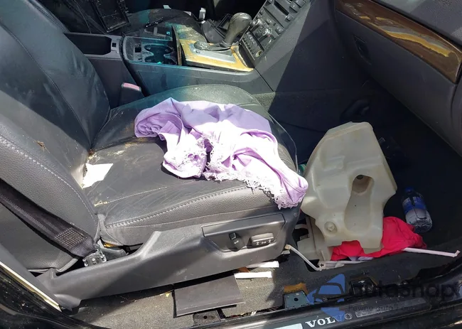 YV4982CY6A1562359: 42357519