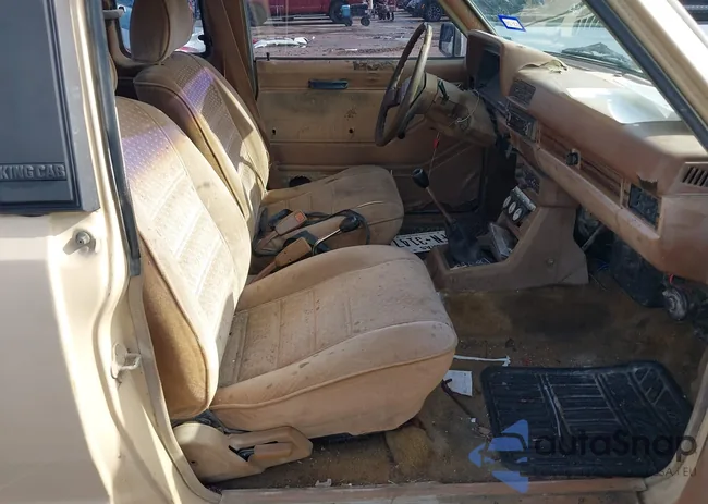 JN6ND06Y4EW011429: 42358221