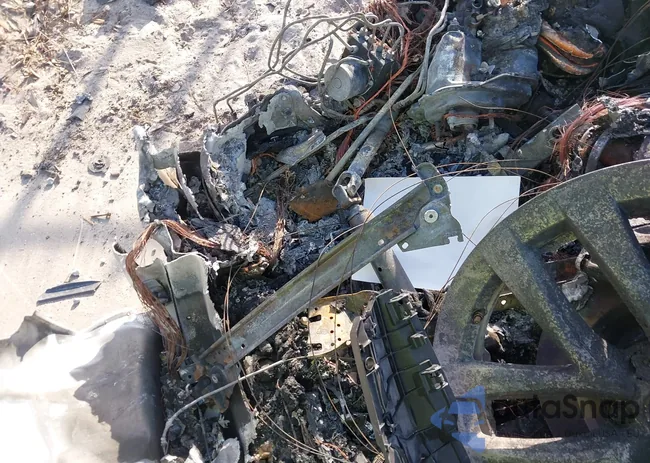 5YJSA1E64NF477659: 42358072