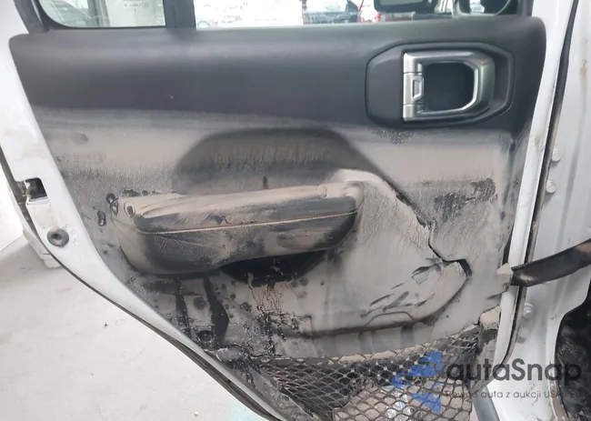 1C4RJXR65RW211676: 42359215