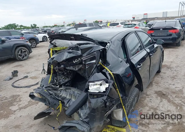 3KPF24ADXRE837923: 42359277