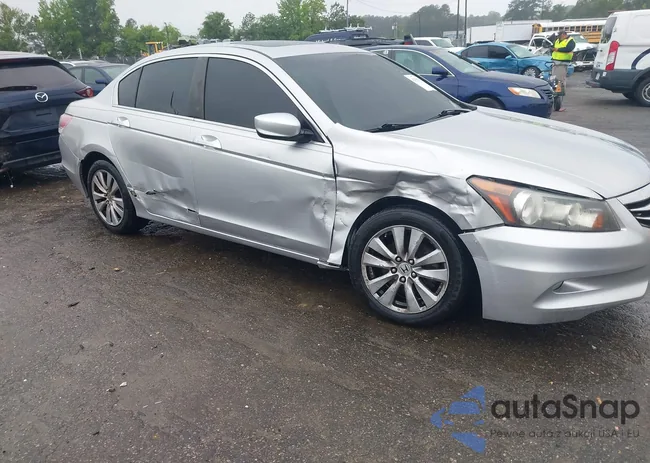 1HGCP3F86BA015723: 42359312