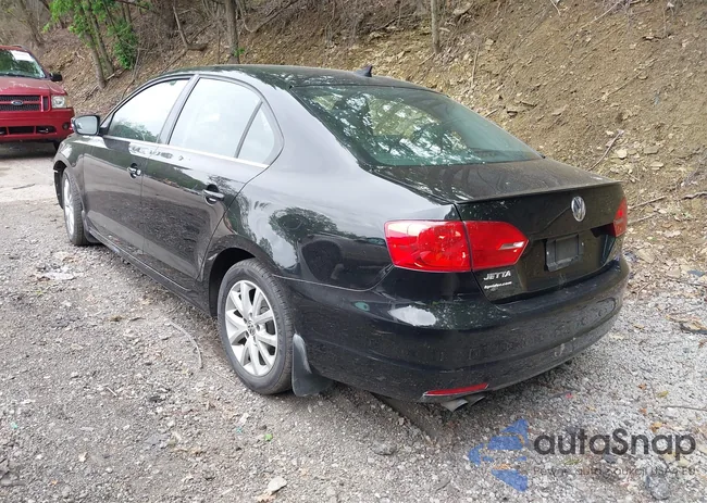 3VWD17AJ2EM273523: 42360638