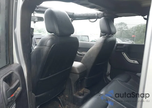 1C4BJWEGXFL646961: 42361275