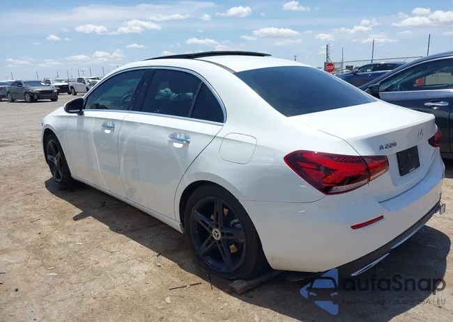 WDD3G4EB1KW020290: 42362442