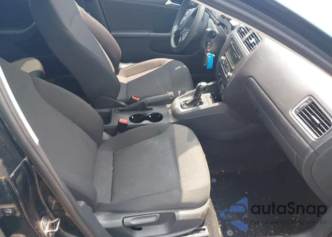 3VW2K7AJ1DM352989: 42362552