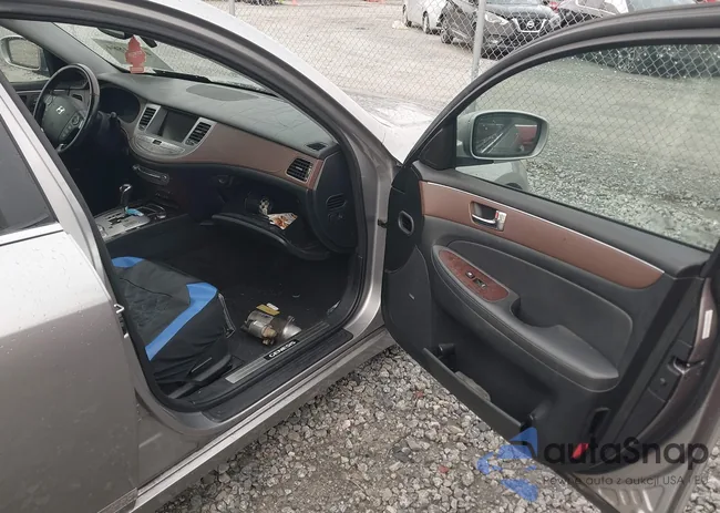 KMHGC4DF1BU116343: 42361884