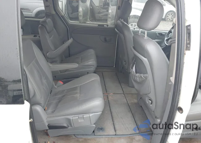 2A4GP54L76R915853: 42361966