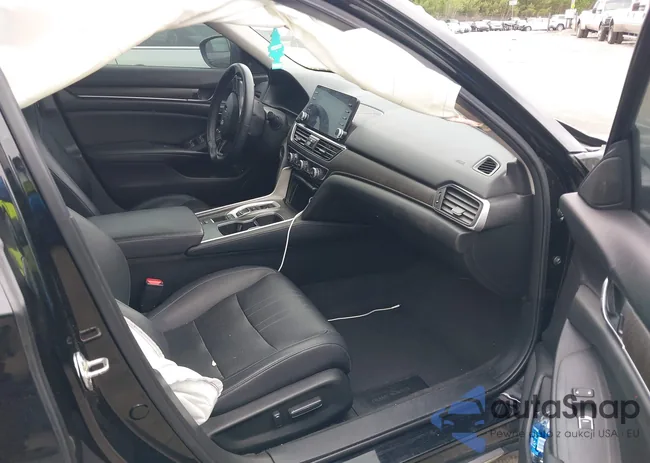 1HGCV2F62JA002402: 42363242