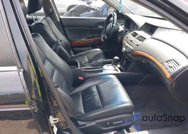 1HGCP2F86BA140392: 42362735