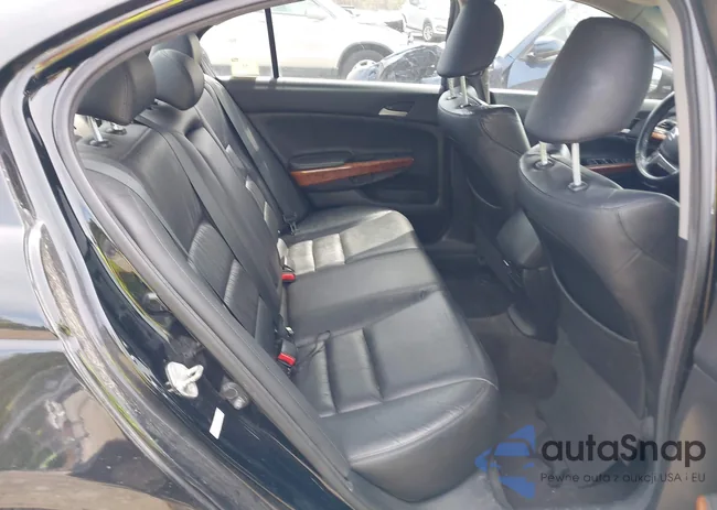 1HGCP2F86BA140392: 42362735