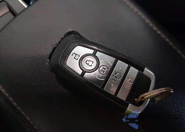 3FA6P0SU1HR256249: 42363826