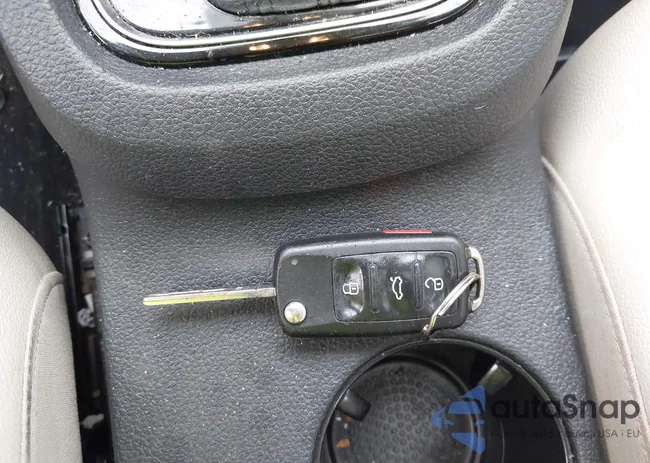 3VWL17AJ6HM313957: 42365170