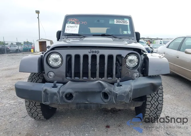 1C4BJWEG5JL879543: 42365270