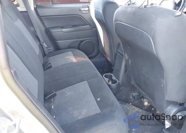 1C4NJCBA3HD185854: 42365395