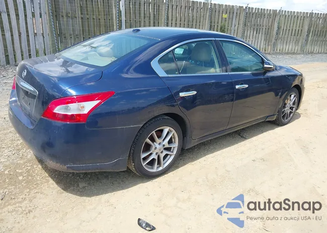 1N4AA5AP0BC813310: 42365623