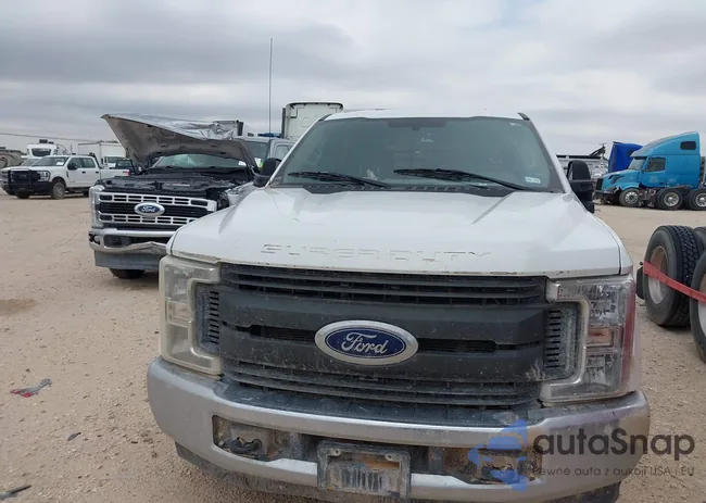 1FT7W3AT5HED28231: 42365678