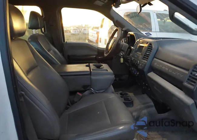 1FT7W3AT0HED60746: 42365684