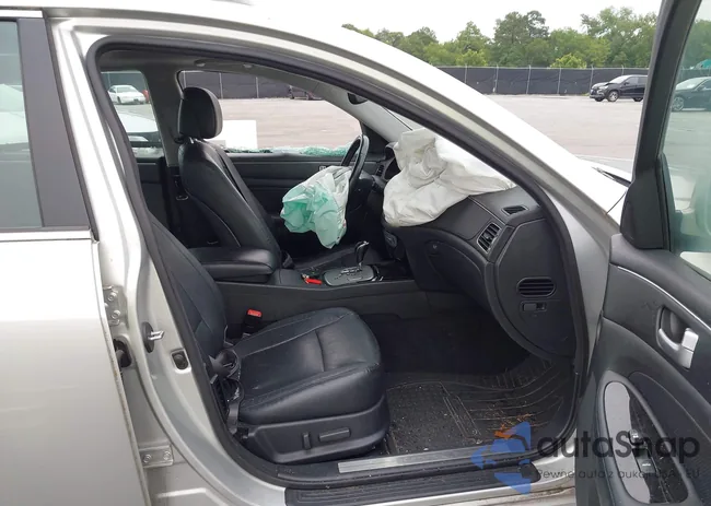 KMHGC4DD9DU212934: 42364978