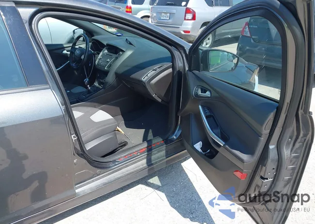 1FADP3L98GL374380: 42366438