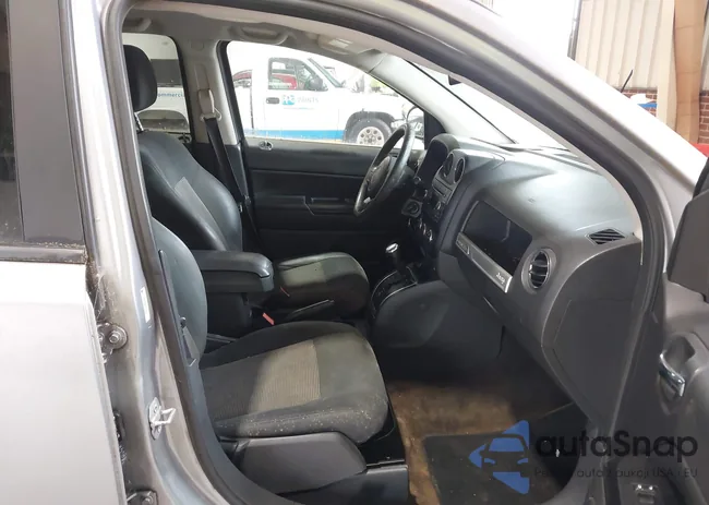 1C4NJCBA9GD621962: 42365938