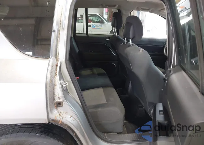 1C4NJCBA9GD621962: 42365938