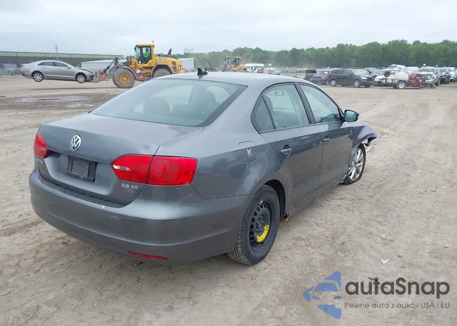 3VWDZ7AJ4BM370033: 42367238