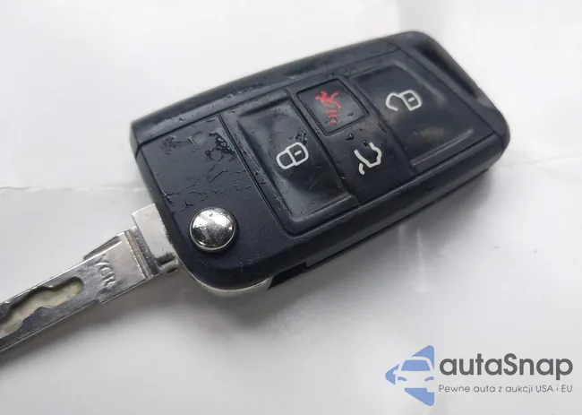 3VWC17AU5HM501489: 42367444