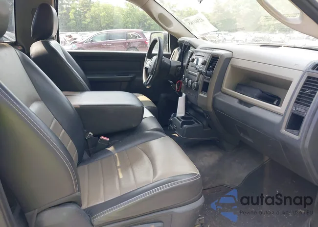 1D3HV16P69J510737: 42368185