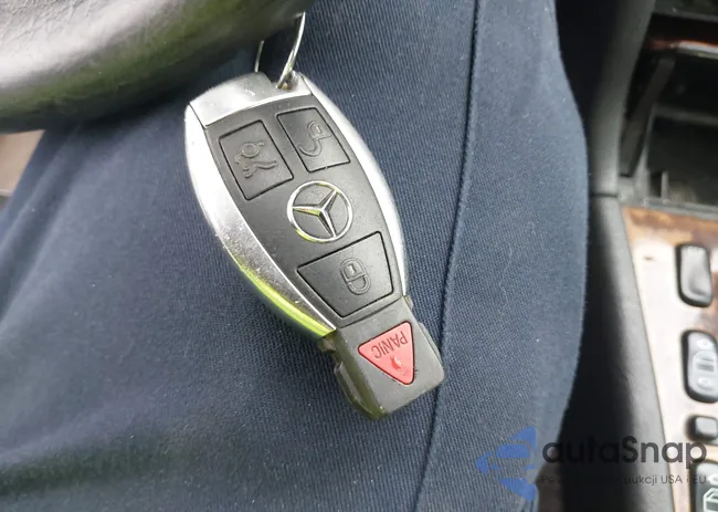 WDBJF70H5XA812818: 42368661