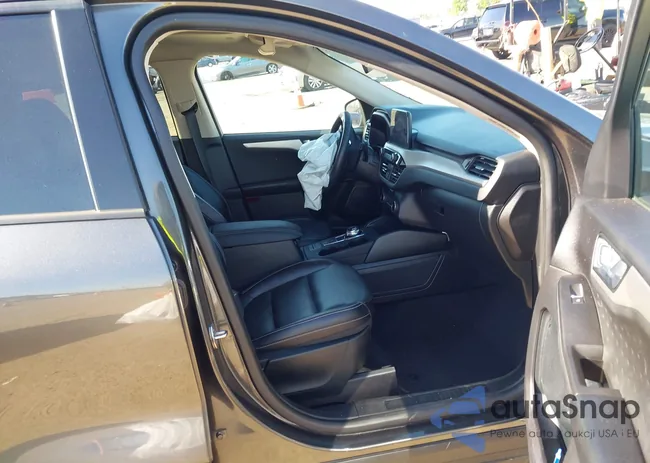 1FMCU0BZ3LUC49186: 42367825