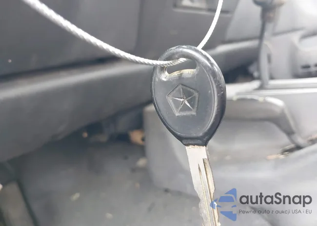 1J4FA49S1YP700545: 42367828