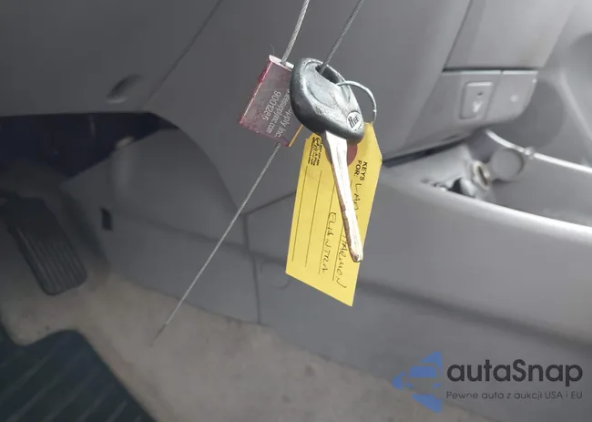 KMHDU46DX8U292652: 42367957