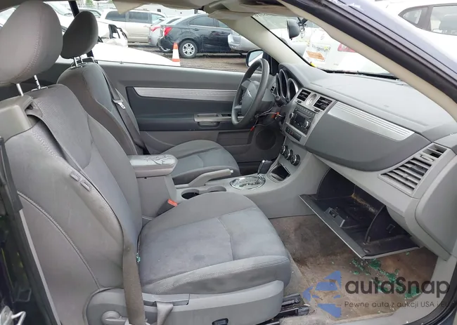 1C3LC55RX8N260837: 42368016