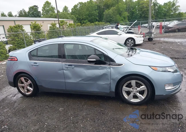 1G1RB6E42FU110221: 42369123