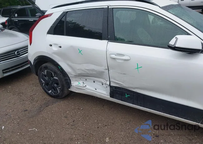 KNDCT3L18R5114581: 42369241