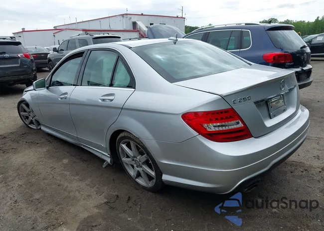 WDDGF4HBXEG232877: 42369599