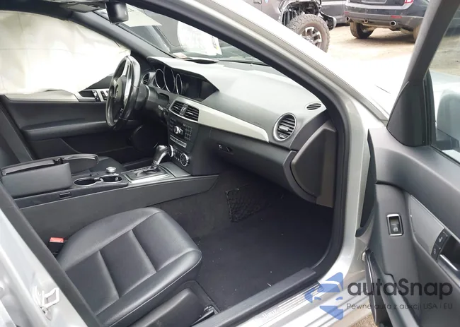 WDDGF4HBXEG232877: 42369599