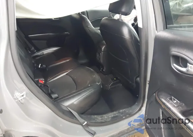 3C4NJCCB9LT108111: 42369664