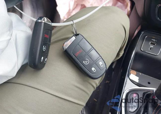 3C4NJCCB9LT108111: 42369664