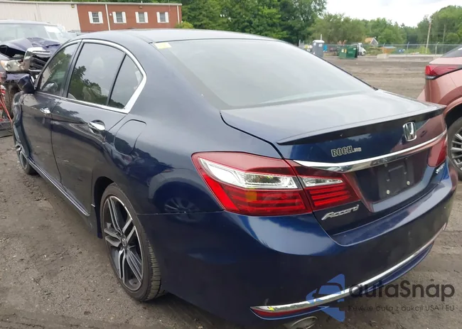 1HGCR2F52HA065358: 42368729