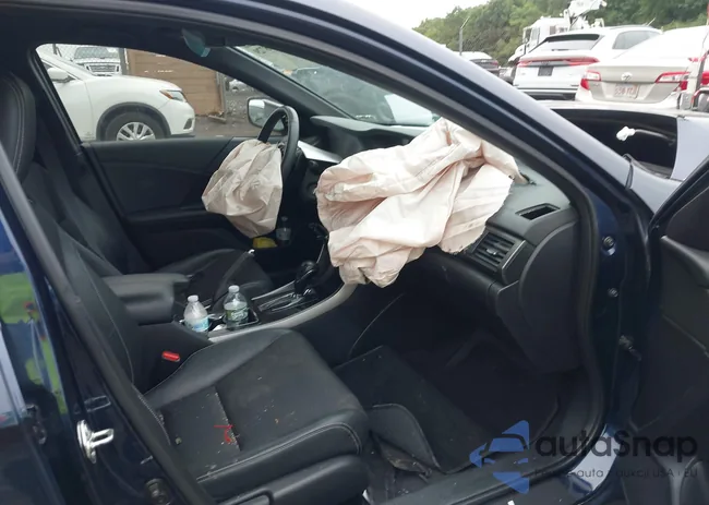 1HGCR2F52HA065358: 42368729