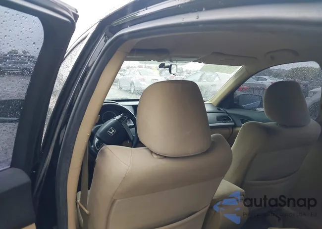 1HGCP2R34CA237144: 42368745