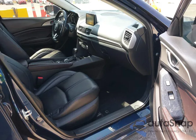 3MZBN1V35JM185841: 42368875