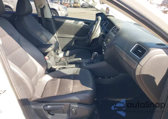 3VWLL7AJXDM392313: 42370151