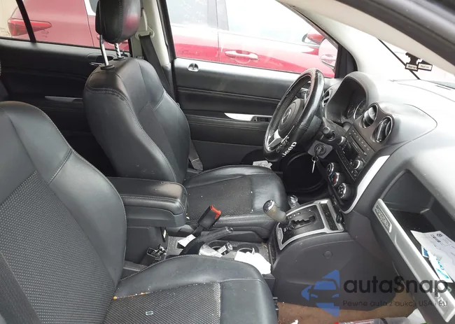 1C4NJCEA3GD574777: 42370423