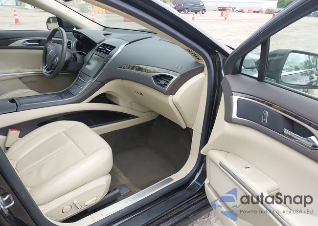 3LN6L2G9XDR810996: 42370470