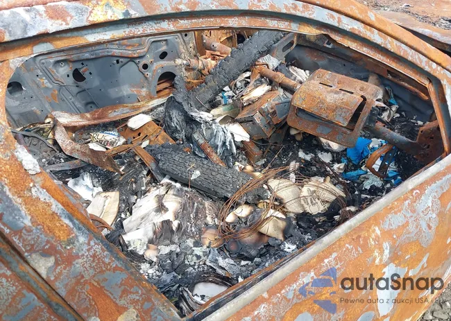 3FAHP0JA3CR268573: 42370482