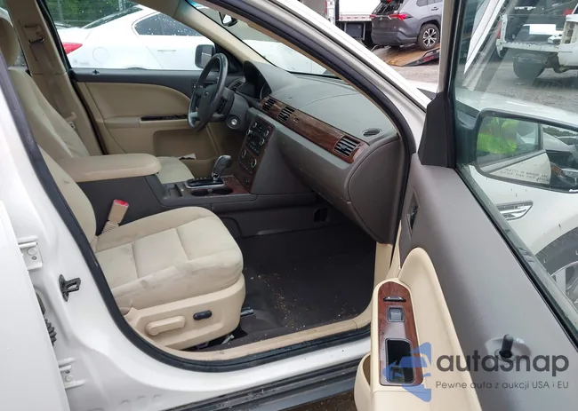 1FAHP24W99G104490: 42370486